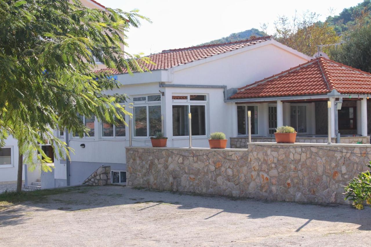 Apartments And Rooms By The Sea Vinjerac, Zadar - 3248 Exterior photo